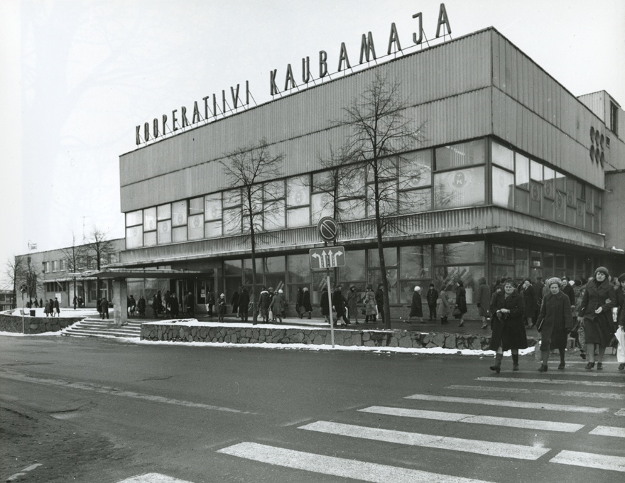 Tartu old storehouse, view of the building. Architect Uno Sisa