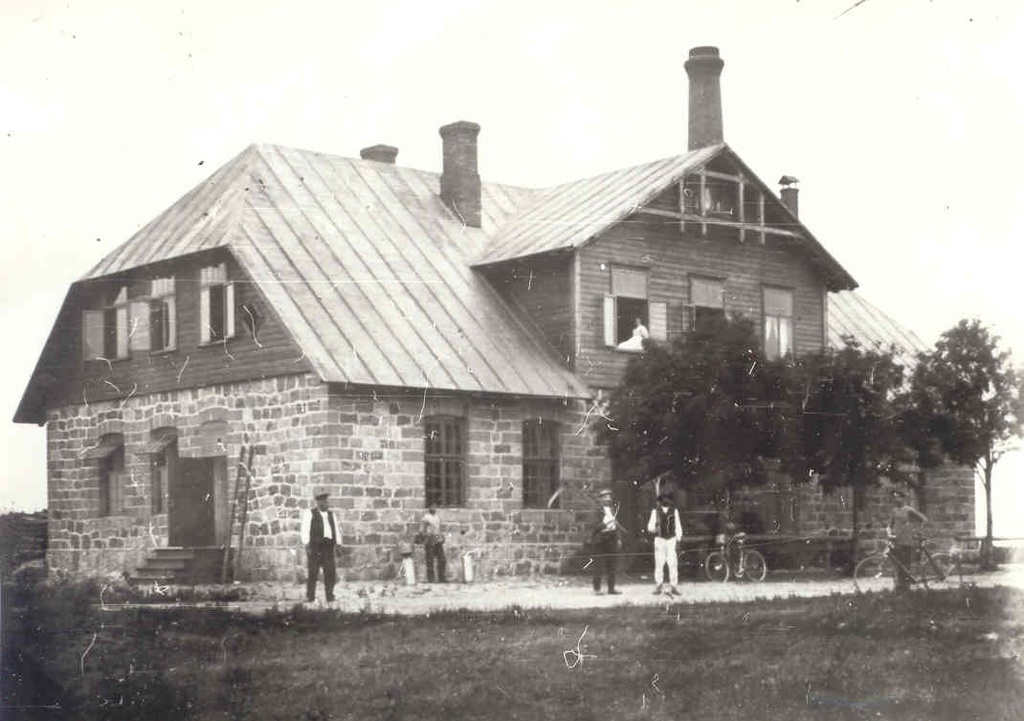 Oiu Joint Milk Service Building in 1930s.