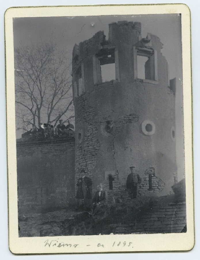 Viimsi, castle ruins.