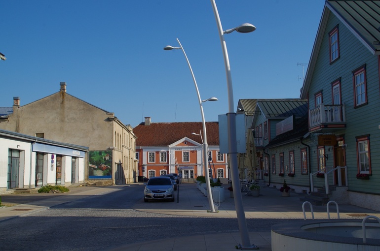 Rakvere. Vaade Pikalt tänavalt. Endine Rakvere kohtuhoone. rephoto