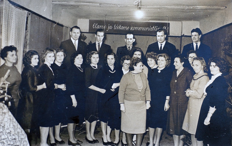 Tammiku segakoori juhatab Ella Puss