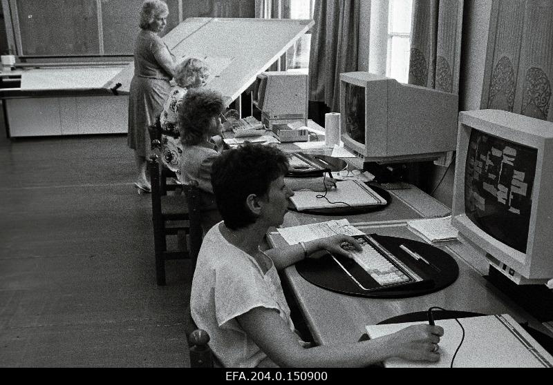 Seam production unit Baltika technologist Malle Juurikas (in front) display to place leaks.