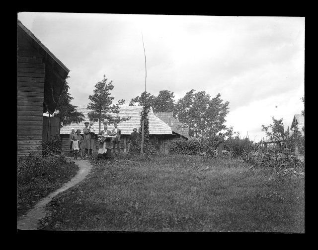 Group photo at the Turkish farm, Otepää tour