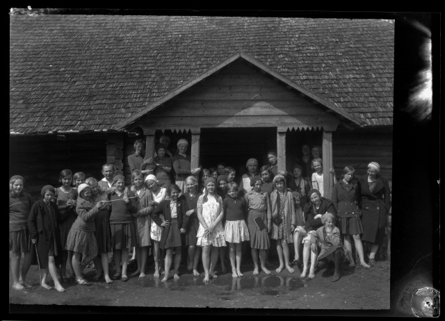 Group photo on Otepää tour, in front of the Saare Farm