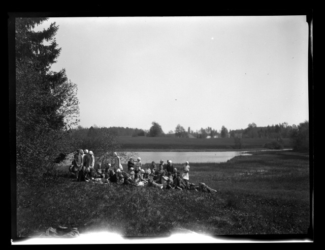 Group photo at Otepää School Excursion, Emajõe start