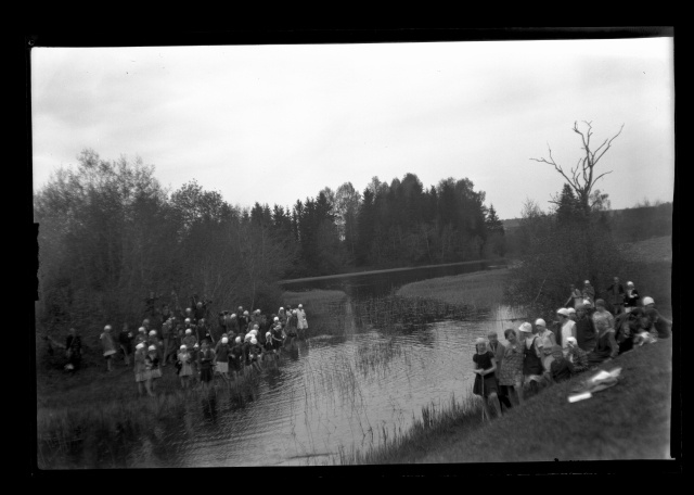 Group photo on Otepää tour, view of the beginning of Emajõe
