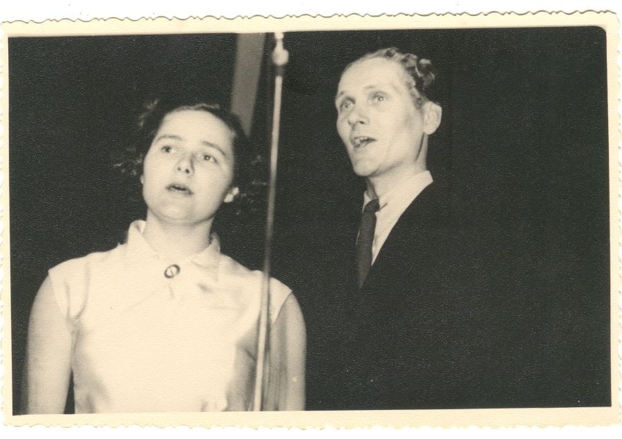 Otepää Cultural Country Duett Mall Laas and Meinhard All performing