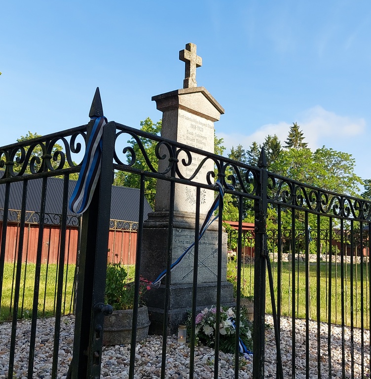 Harju county Padise county, Harju-Risti village, Harju-Risti church garden rephoto