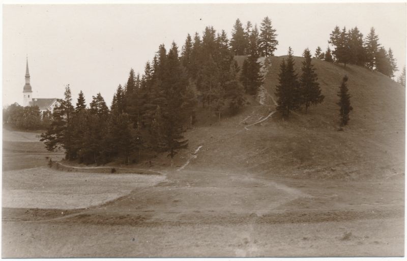 Postcard. Otepää church and castle mountain. Album Hm 7956.
