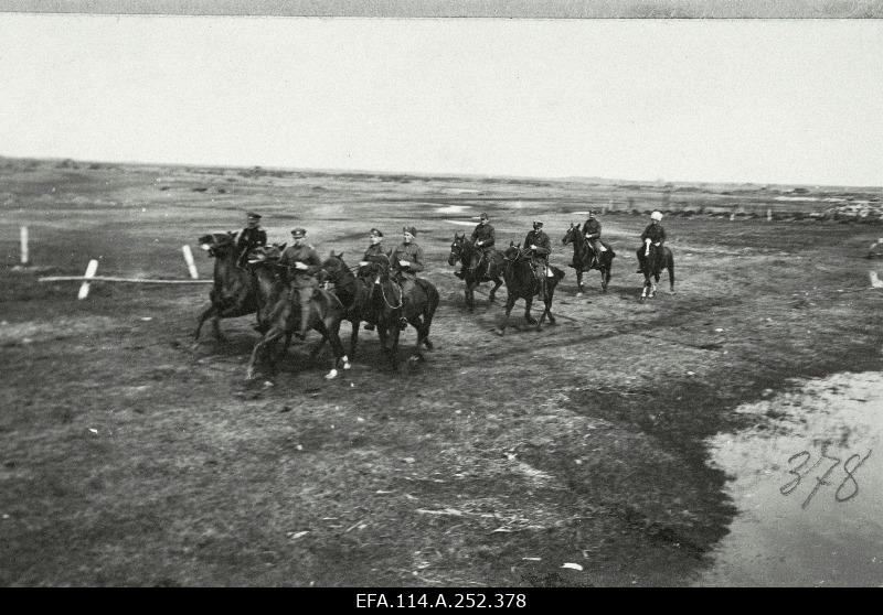 The 6th foot knee riders on the shore of the Narva River in Vasknarvas.