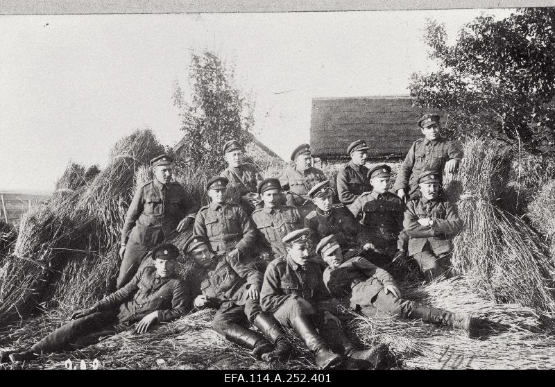 War of Liberty. The engineer battalion's 1st turnaround soldiers. The second row of black franchise is Lieutenant Gustav Master.