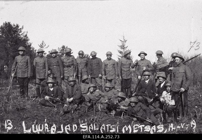 War of Liberty. 6.soldiers of the Jalapolgu Football Team near Salatsi (Salaca) River.  duplicate photo