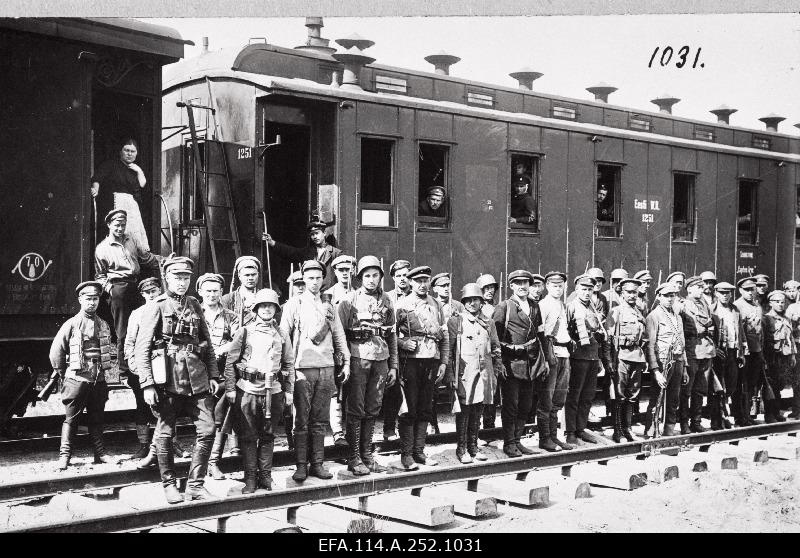 War of Liberty. Soldiers of the dessant battalion at Rodenpoisi (Ropaži) Railway Station. 1 (Kapten Irv) On the front row from the left of the 1st battalion chief captain Hans Raudsepp, the editor of the station wagon on the door of the wagon Melanie Laid.