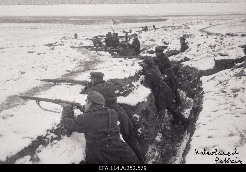 War of Liberty. Kalevi Maleva Patalion's 5th Street soldiers in the mine before the village of Petški in the insured district of Irboska.