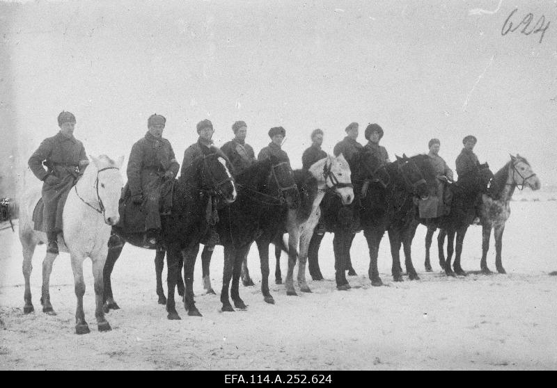 War of Liberty. Intelligence group of the Railway Squadron of the Division of the Rail Trains. The first leader of the escadron on the left, Oskar Enkelberg.