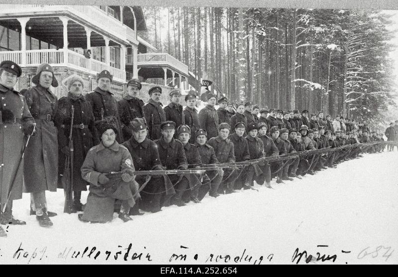 War of Liberty. Kalevi Maleva Polgu 2.rood in Võrus. In the rear row from the left of the 1st edge commander, Under Lieutenant Mikhail Müllerstein, the 2nd edge junior officer, the lipstick of Ludvig Triik.