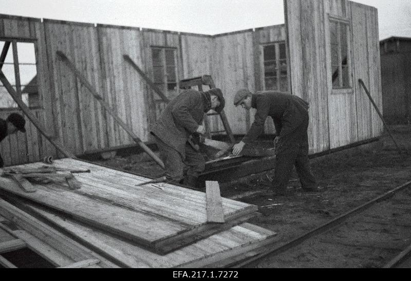Construction of the Teach's tools curve.