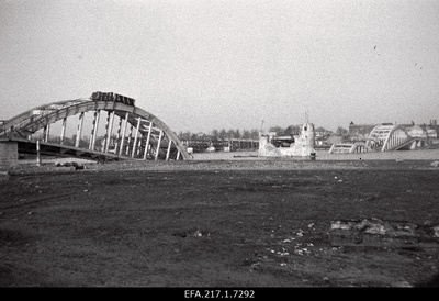 Broken Pärnu Suursild.  similar photo