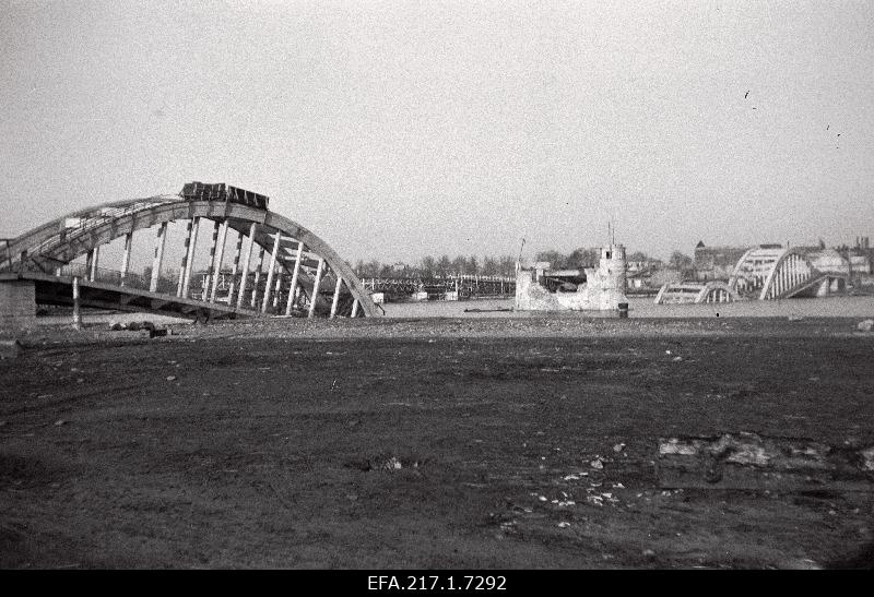 Broken Pärnu Suursild.