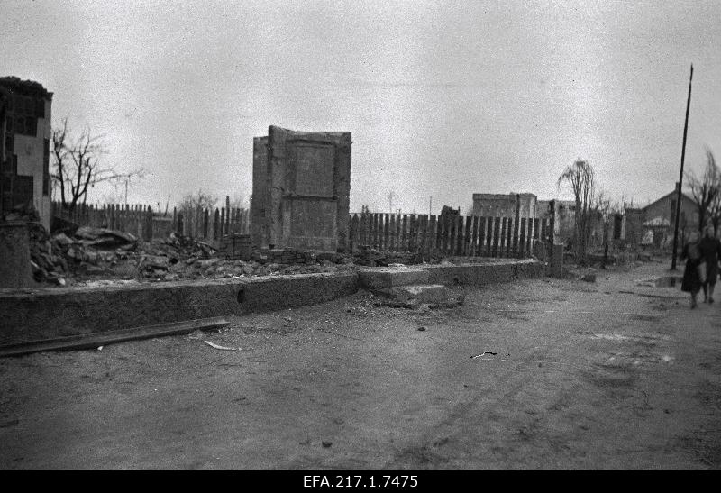 Ruins of Mõisaküla joint store department.