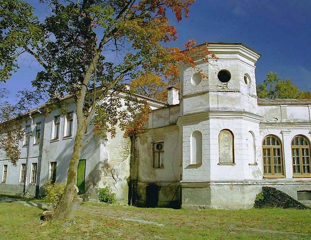 Avanduse mõis (Awandus), härrastemaja aia poolt, sidegalerii vana ja uue maja vahel (talveaed). Simuna khk rephoto