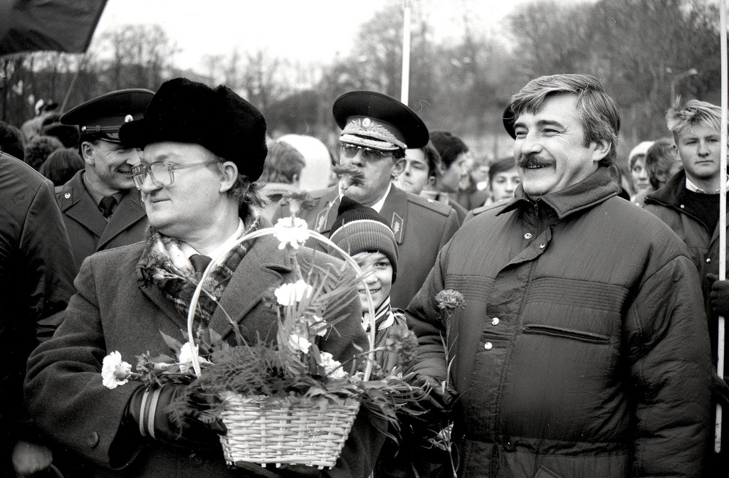Interrinne 90 (34) Pavel Panfilov and Vladimir Lebedev - Interrinne 90. In the field of freedom. Pavel Panfilov, member of the NLKP XXVIII Congress and Vladimir Lebedev.