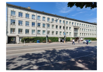 Riiklik Kolledž Tallinnas, vaade hoonele. Arhitektid Erika Nõva ja Alar Kotli rephoto