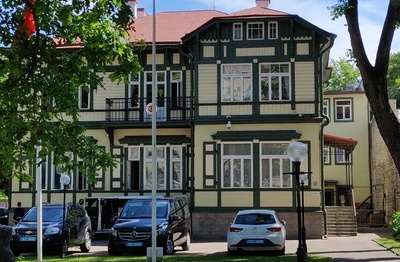 Elamu Tallinnas, vaade. Arhitekt N. Šapašnikov rephoto