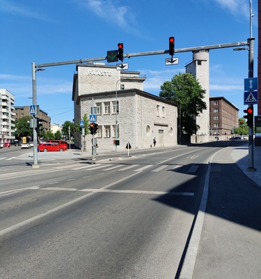 Tuletõrjehoone Tallinnas Raua tn, vaade Raua tänavalt. Arhitekt Herbert Johanson rephoto