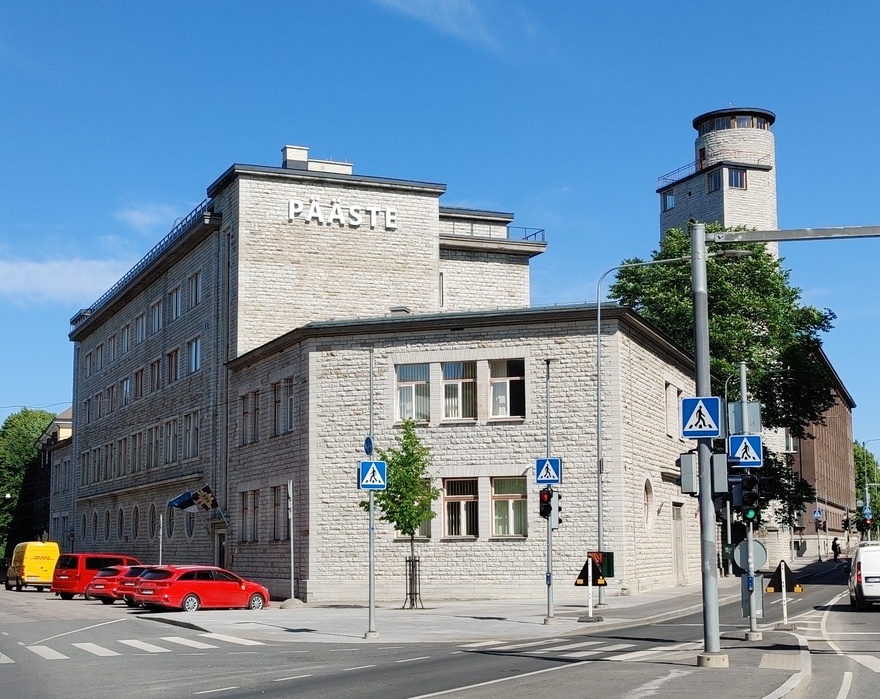 Raua tn tuletõrjehoone, vaade Raua ja Pronksi nurgalt. Arhitekt Herbert Johanson rephoto