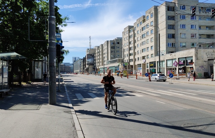 Narva maantee (Narva mnt) tänavavaade Narva mnt 23 äri- ja eluhoonetega. Arhitekt Paul Madalik ja konstruktor E. Nikkel rephoto