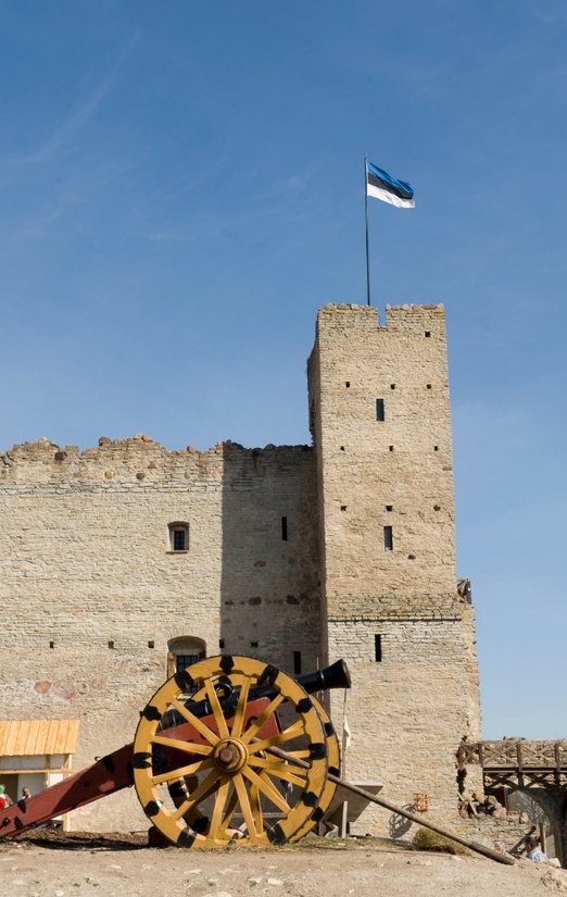 Rakvere Ordulinnuse Gate under the idator rephoto