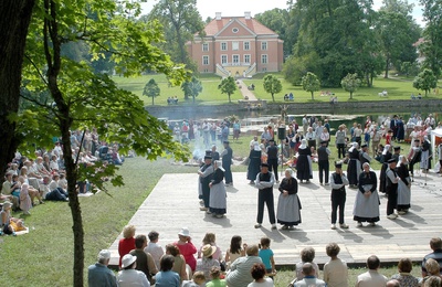 Palmse Manor's Gentleman House (the present appearance received 1782-85) rephoto