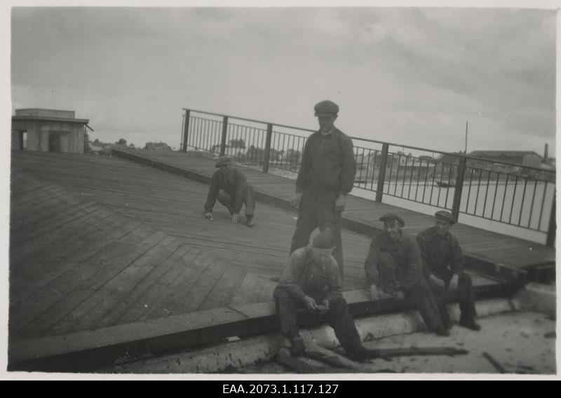 Construction of Pärnu Suursilla, finishing of the valve