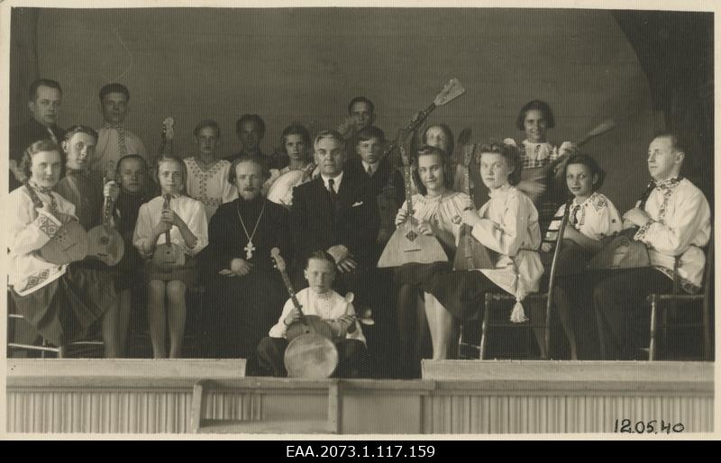 Balalaika orchestra of the youth circle of the Estonian Apostle Orthodox Church of Pärnu Katariina on the stage of the Square of the Pärnu II Gymnasium 12.05.1940