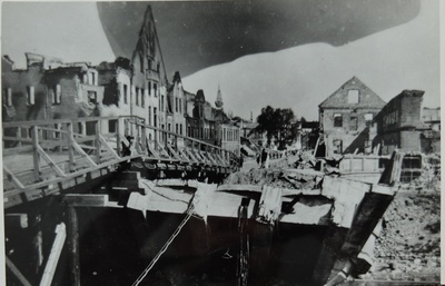 Tartu ruins, temporary hip bridge in the ruins of the Freedom Bridge in 1941  similar photo