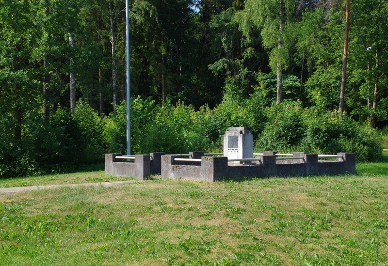 Monument of the War of Independence erected at the place of execution of the Bolshevik terror victims in Rakvere rephoto