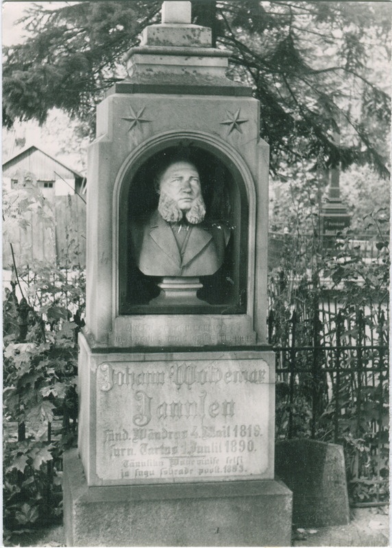 Johann Voldemar Jannseni hauamonument Tartu Maarja kalmistul