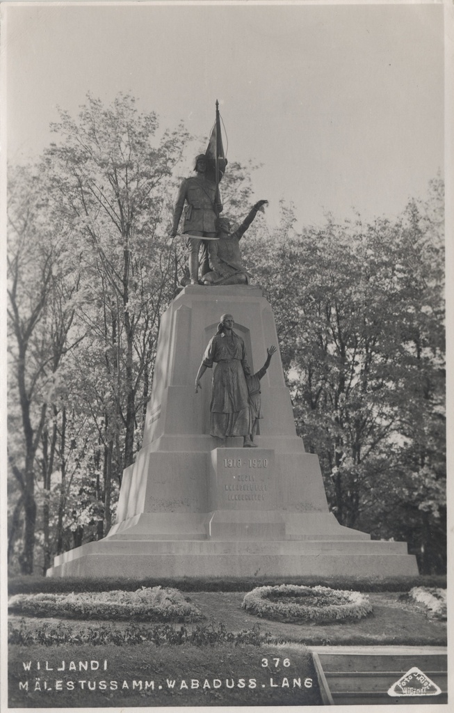 Wiljandi monument. Wabadus. Lang.