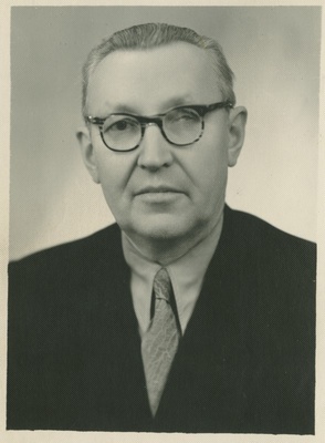 TPI orgaanilise keemia kateedri professor keemiateaduste doktor Hugo Raudsepp, portree  duplicate photo