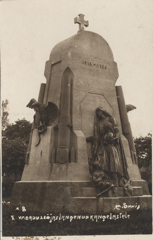 E. Heroes fallen in the War of Independence