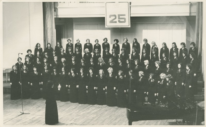 TPI Akadeemilise Naiskoori 25.aastapäeva kontsert "Estonia" kontserdisaalis, 10.dets. 1976.a.