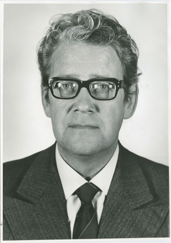 Paul Letens, TPI majandusteaduskonna vanemõpetaja, portree, 1981.a.