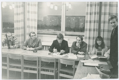 ELKNÜ TPI komitee EÜE sektori töökoosolek, juhatab sektori juhataja asetäitja Tiit Maasik, kevad 1975.a.  similar photo
