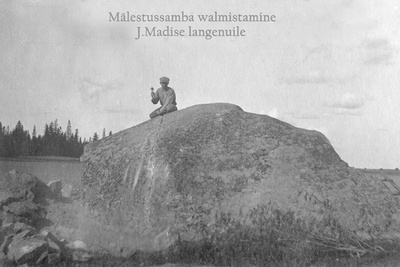 Construction of the memory pillar of the War of Independence  duplicate photo