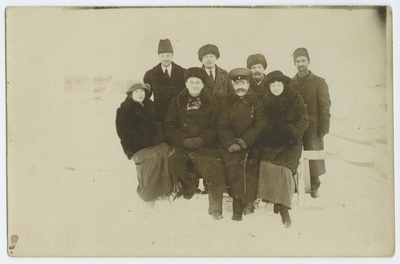 Grupp inimesi Samara elevaatori katusel, arvat. enne 1920.a.  duplicate photo