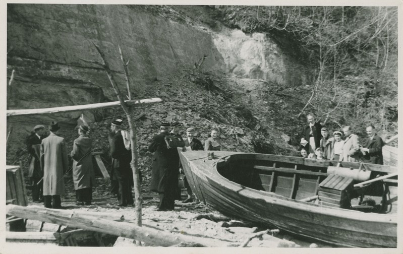 TTÜ geoloogide ekskursioon Rannamõisa, vasakult esimene prof. Kark (soniga), 1939.a.