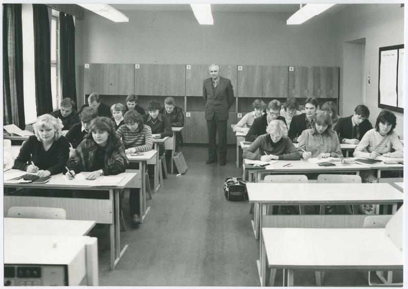 TPI toiduainete tehnoloogia uue korpuse auditoorium, dotsent A. Virkuse loeng, 1983.a.
