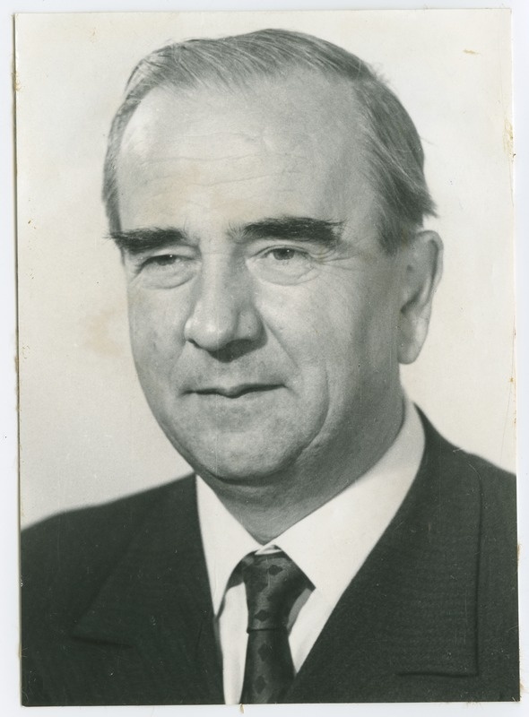 Oleg Bussel, TPI metallide tehnoloogia kateedri dotsent, TPI parteialgorganisatsiooni sekretär 1964.-1965.a.