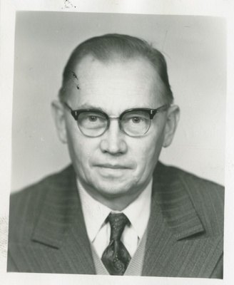 Otto Pikkov, TPI elektroonika kateedri  dotsent, tehnikakandidaat, portree, 1980.a.  duplicate photo